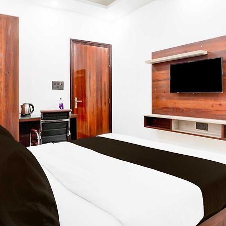 Super Hotel O Global Ню Делхи Екстериор снимка