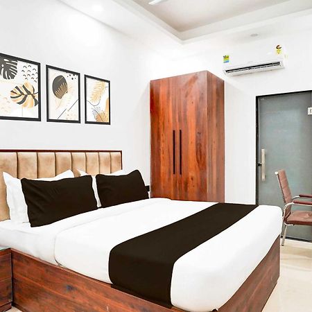 Super Hotel O Global Ню Делхи Екстериор снимка