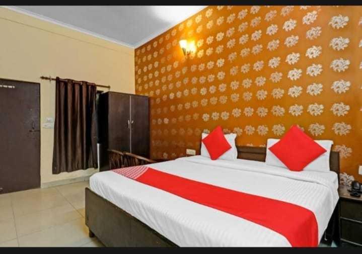 Super Hotel O Global Ню Делхи Екстериор снимка