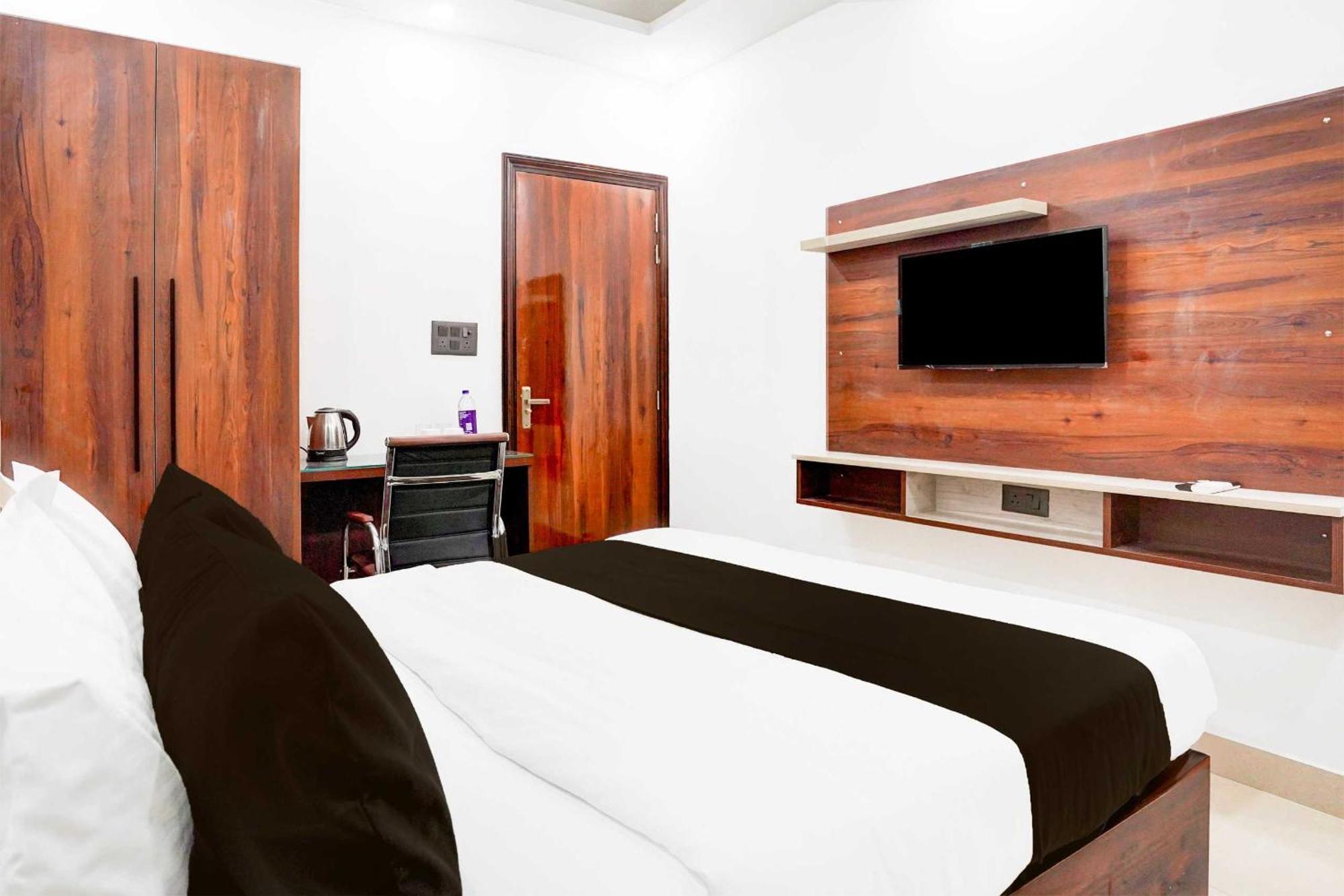 Super Hotel O Global Ню Делхи Екстериор снимка