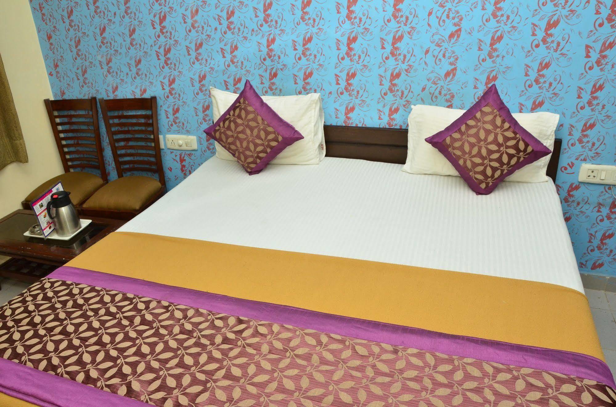 Super Hotel O Global Ню Делхи Екстериор снимка