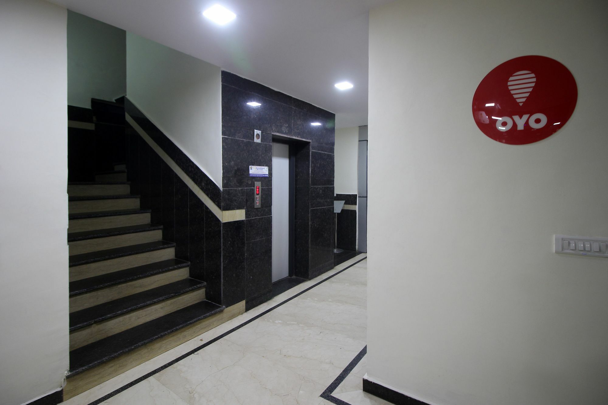 Super Hotel O Global Ню Делхи Екстериор снимка